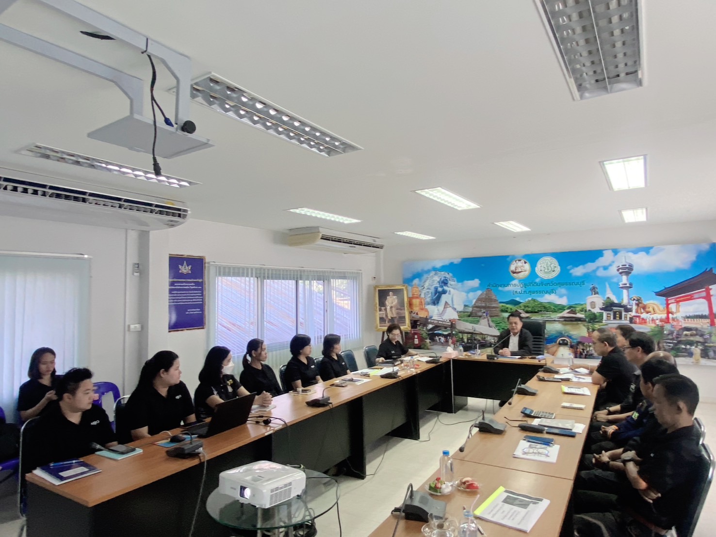 title - หัวหน้าผู้ตรวจราชการ ส.ป.ก. (เขต 3,15 และ 16) ประชุมตรวจติดตามความก้าวหน้าการดำเนินงานตามแผนงานตรวจราชการ ประจําปีงบประมาณ 2569 รอบที่ 1 ณ จังหวัดสุพรรณบุรี